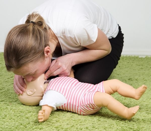 /media/coursedescriptions/library/paediatric-first-aid-600-x-520.jpg