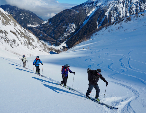/media/firstaidtips/library/ski-touring-hmg.jpg